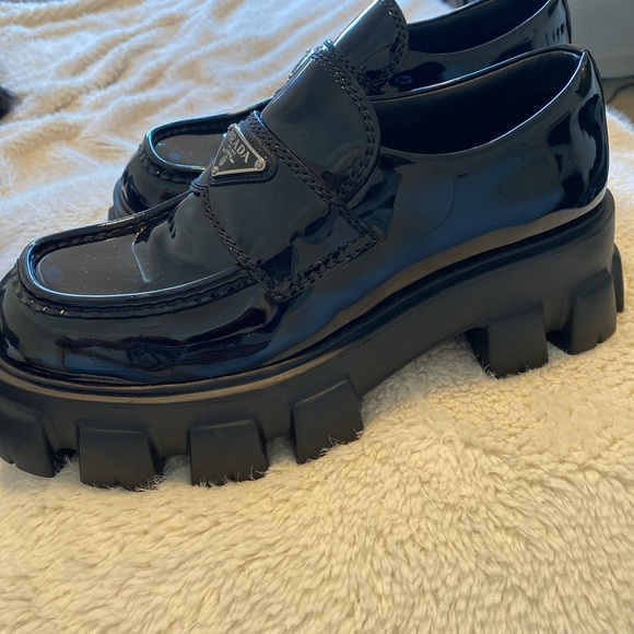 Prada pattent loafers - Picture 4 of 13